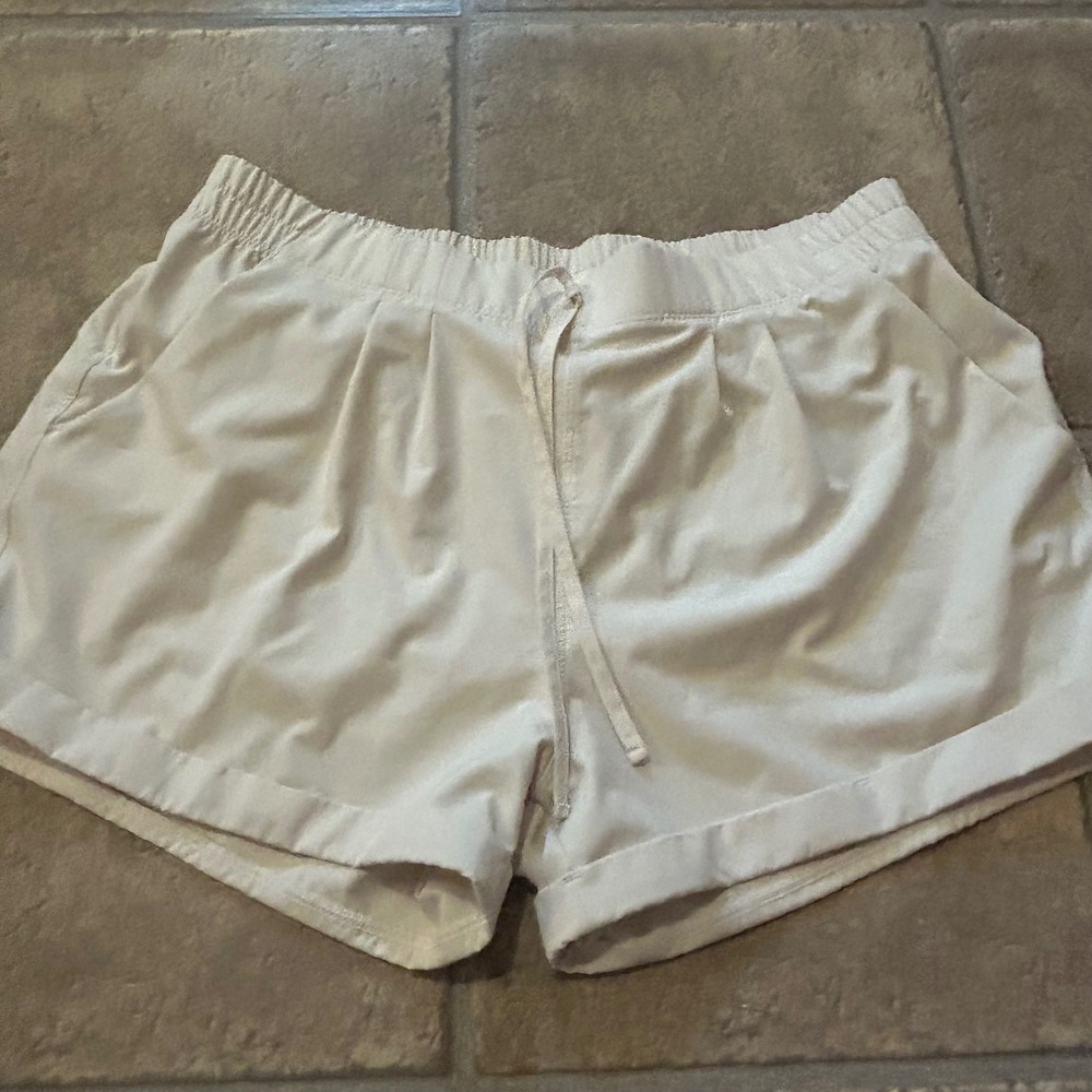 Zyia Active Everywhere Shorts Cream Off White Lined Drawstring Pockets XL